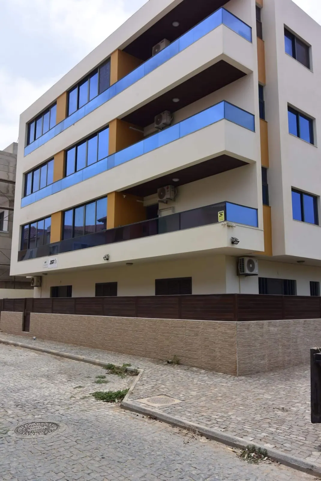 Casa Brothers no. 2 — Exterior