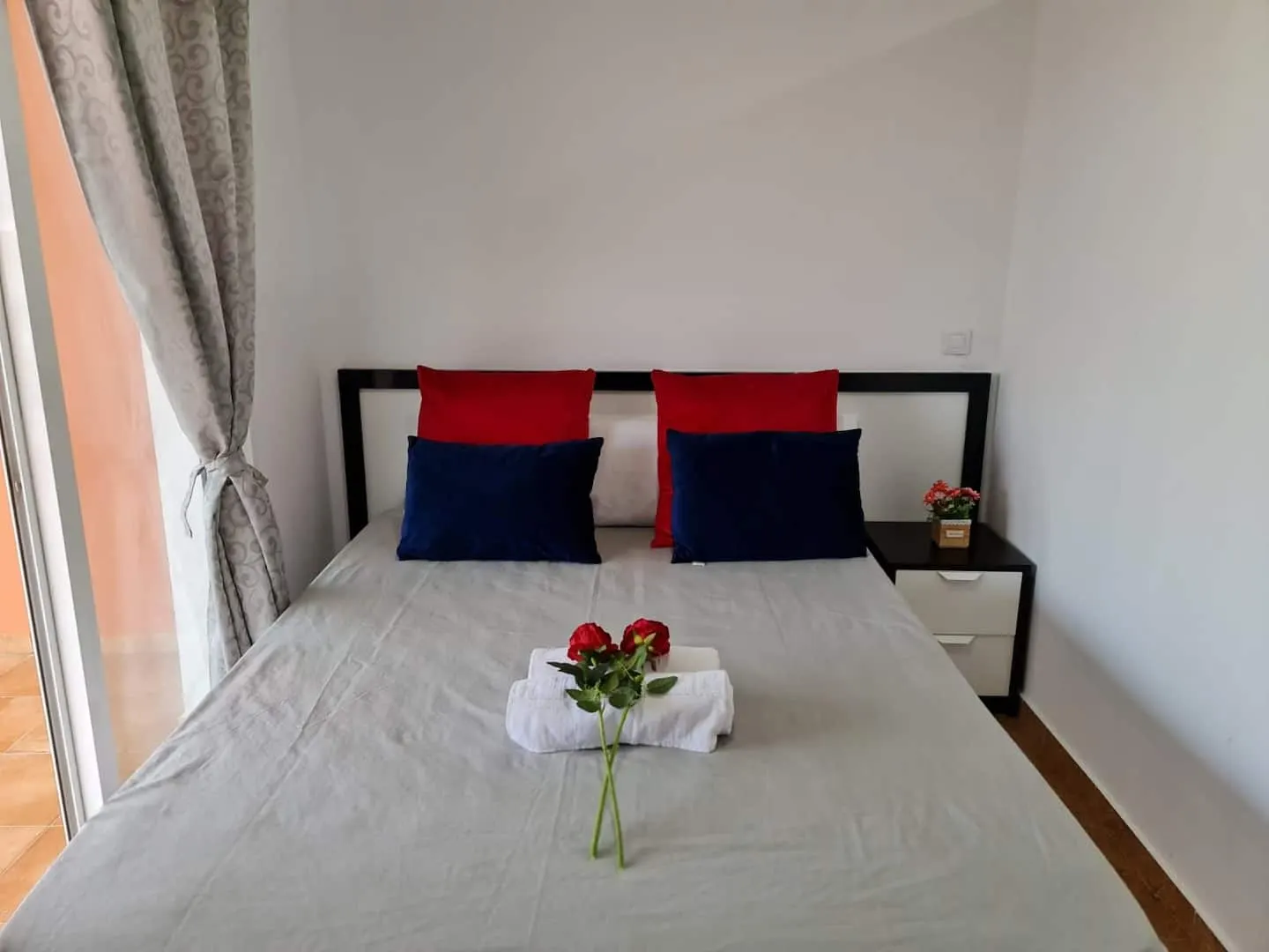 Franmay 8: One-bedroom Penthouse with terrace — Bedroom