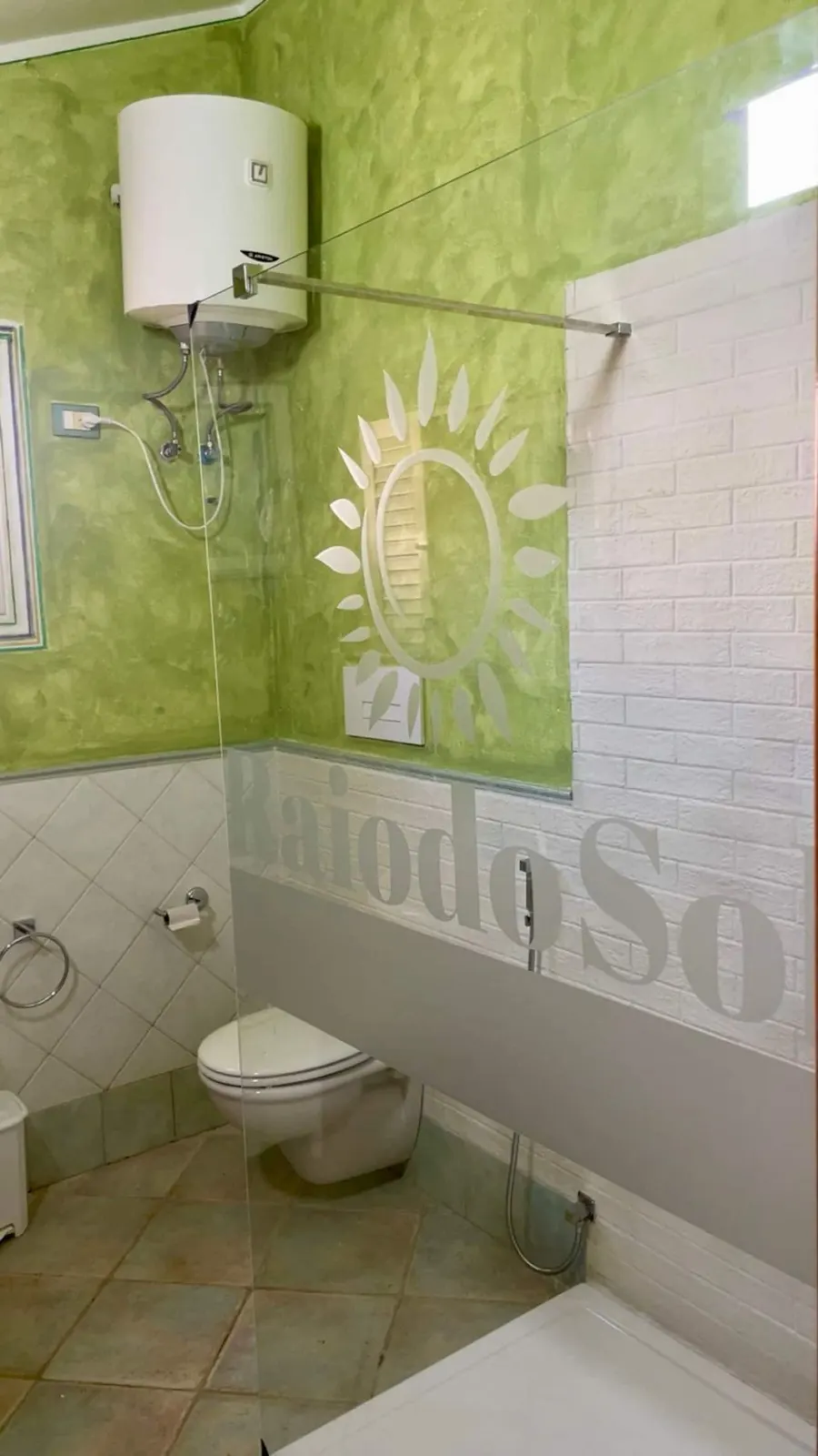 Enchanting sea front — Full bathroom