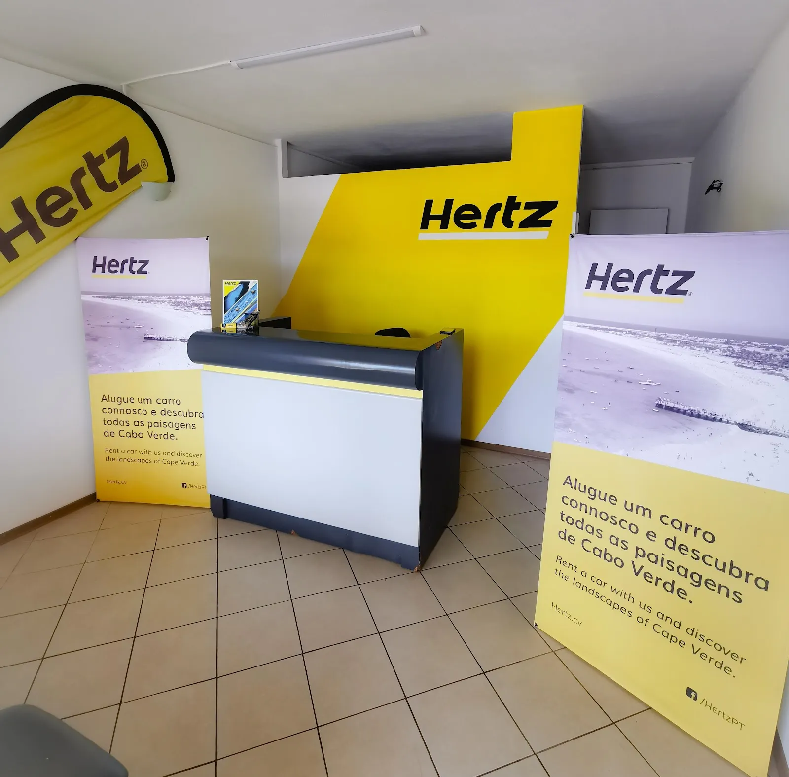 Hertz photo 4