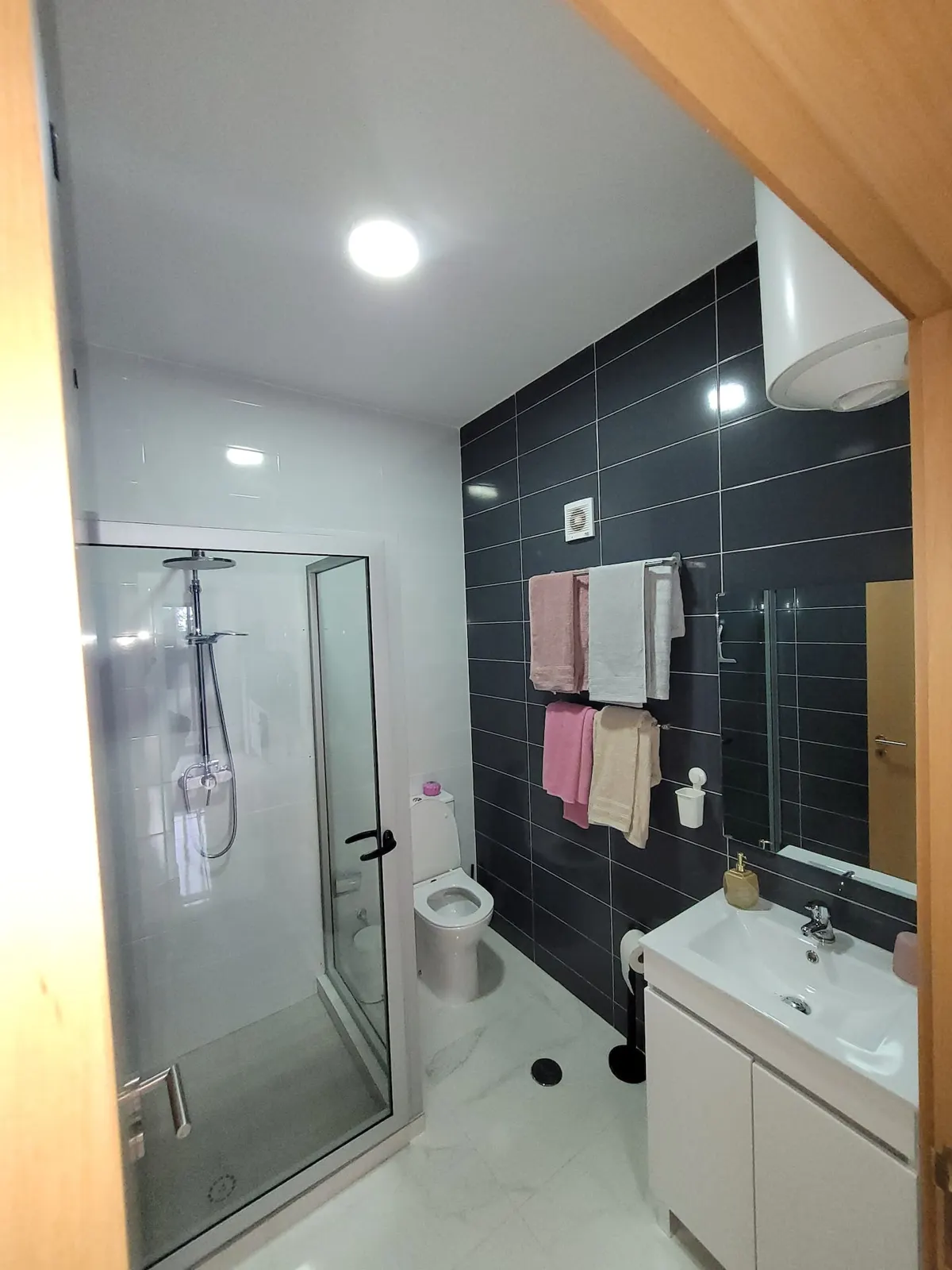 Casa Brothers no. 2 — Full bathroom