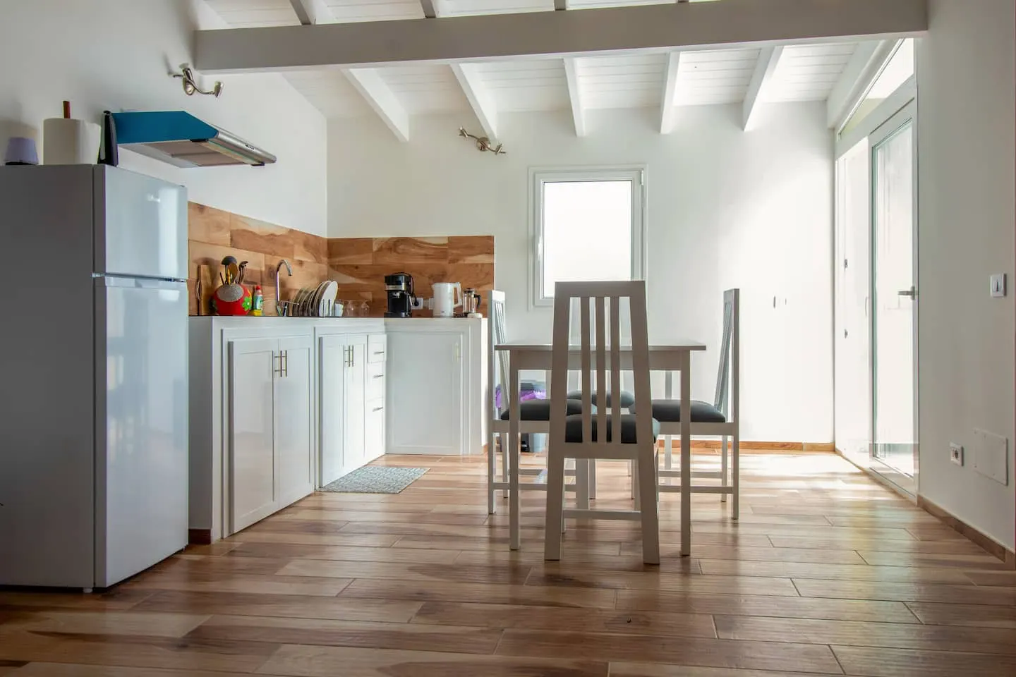 Oceanfront in Centre — Dining area