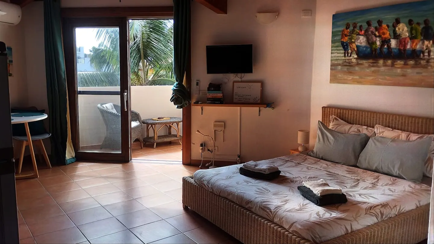 Felicity62 - Cozy studio in residence with pool — Bedroom area