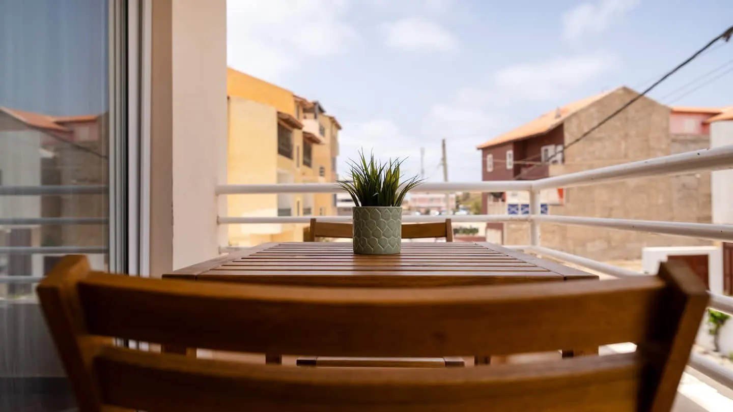 Coconut Houses- 3min beach- AC-SmartTV- Wash Machi — Balcony