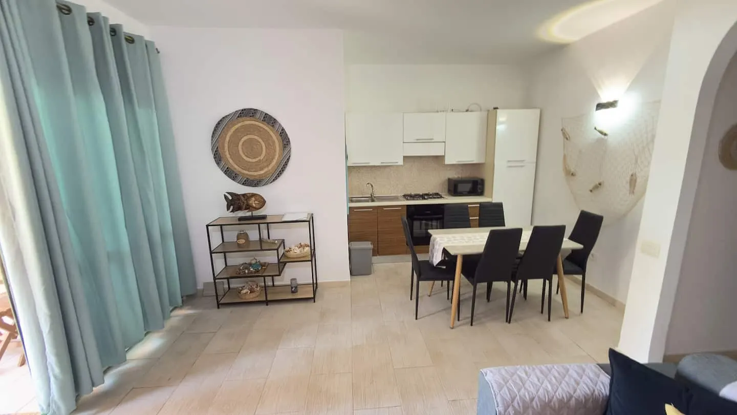 InkHouse C02 — Dining area