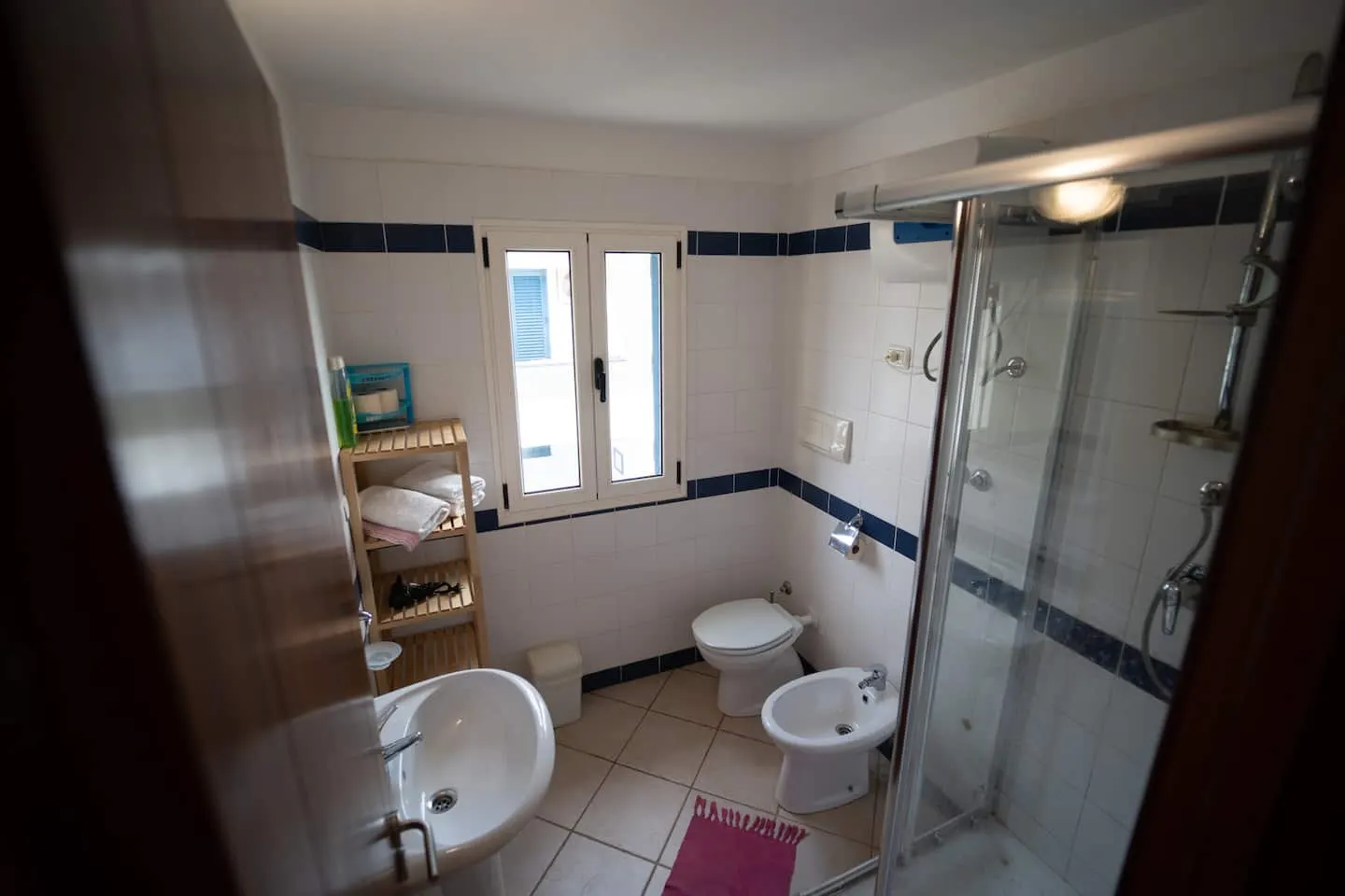 Great Seaview Apartment, Balcony, Pool, Wifi — Full bathroom