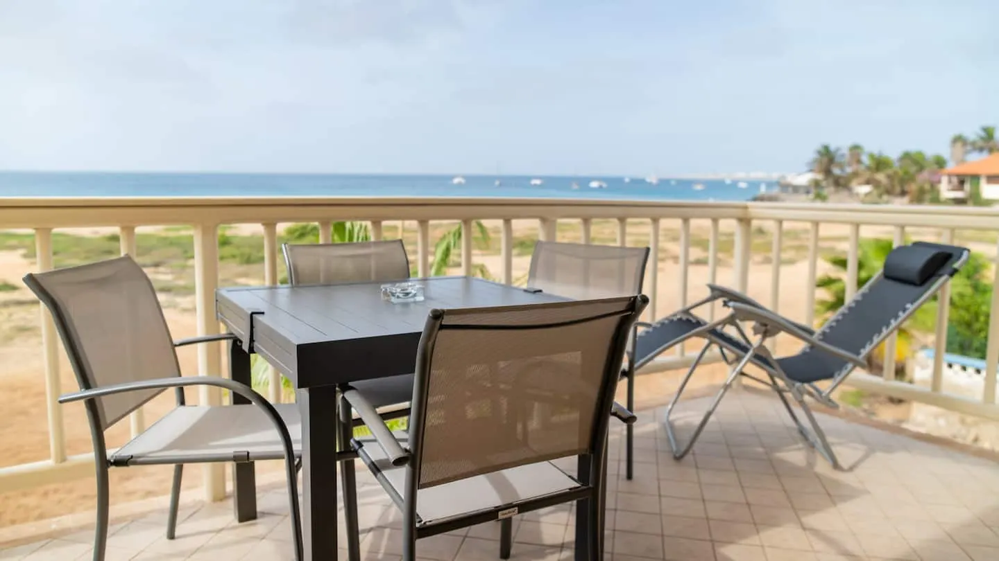 Enchanting sea front — Balcony