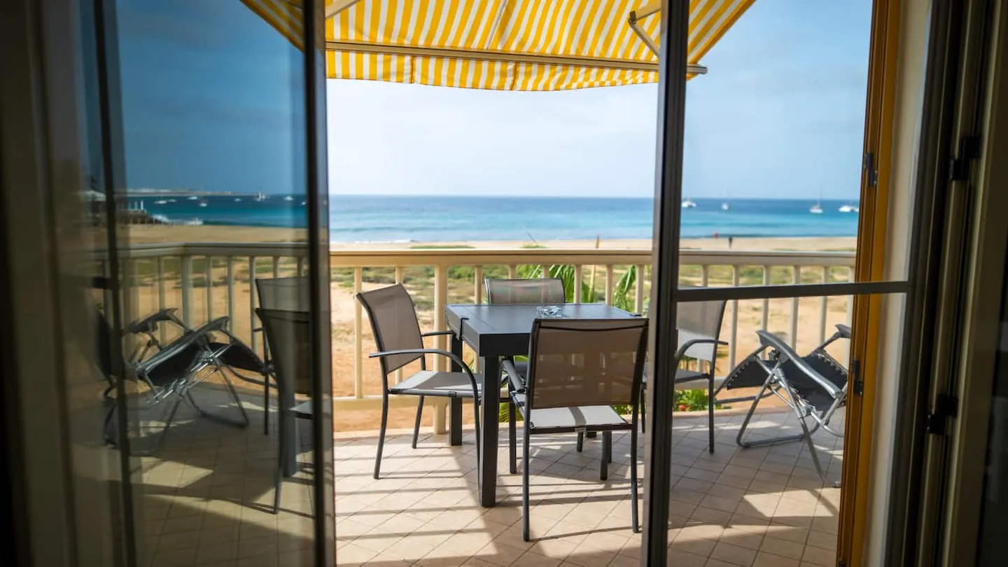 Enchanting sea front — Patio
