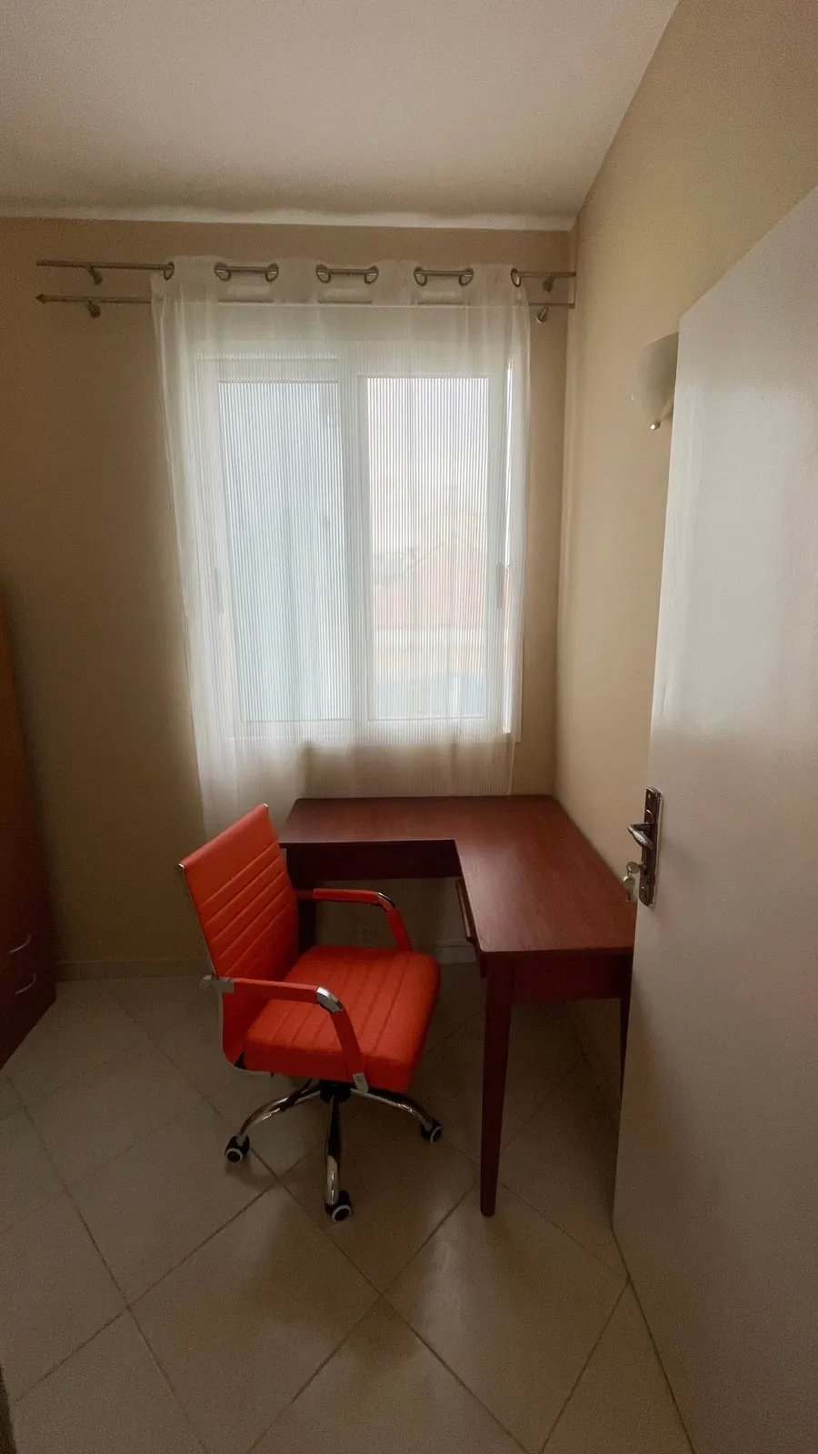 Cozy apartment near beach (pontao) & center — Office
