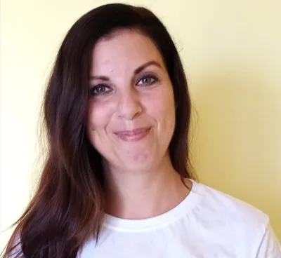 Host Nina