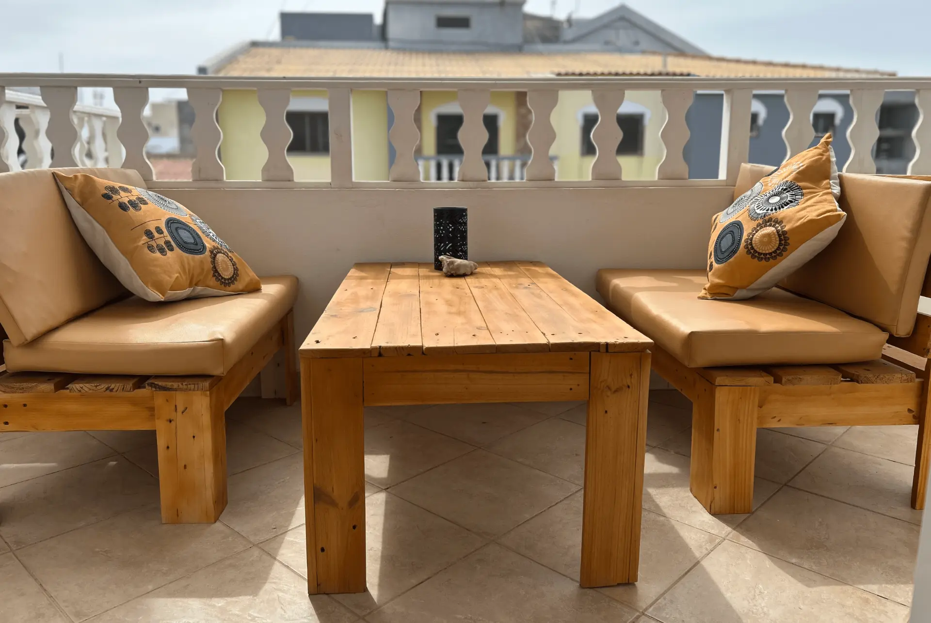 Private balcony lounge