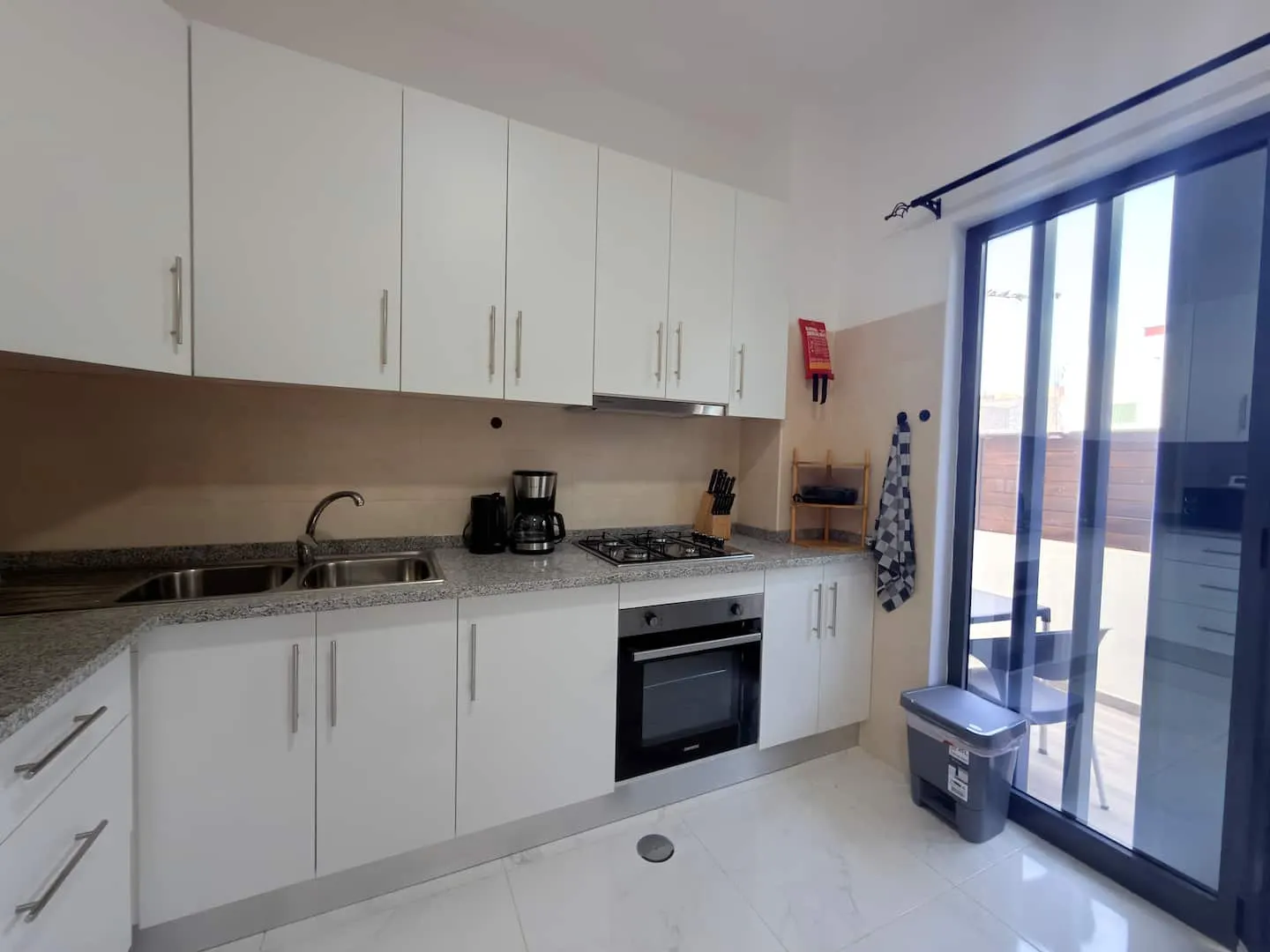Casa Sanya — Full kitchen