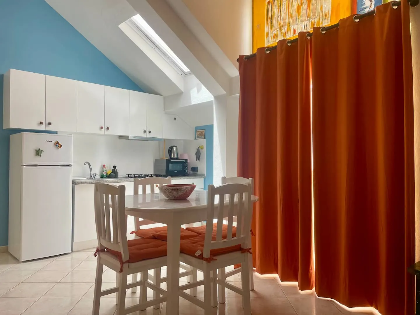 Casetta Alida | Bright Central Loft A/C & Starlink — Dining area