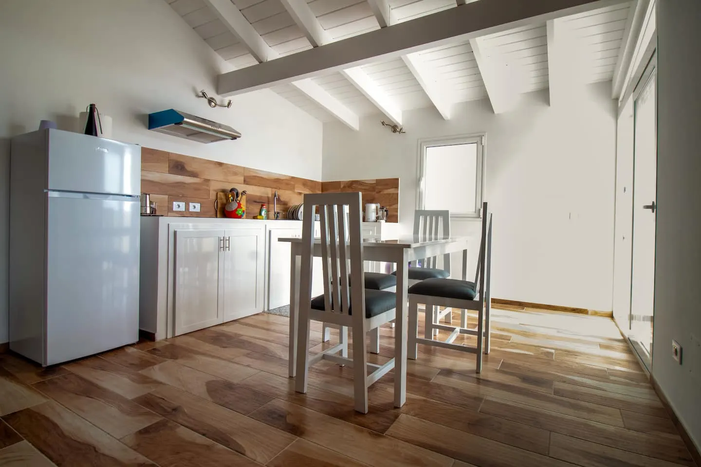 Oceanfront in Centre — Dining area
