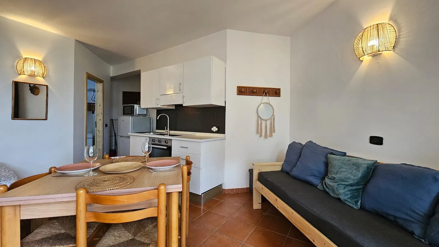 Lovely Studio in Porto Antigo 2, Pool, Wifi 1.Line — Dining area