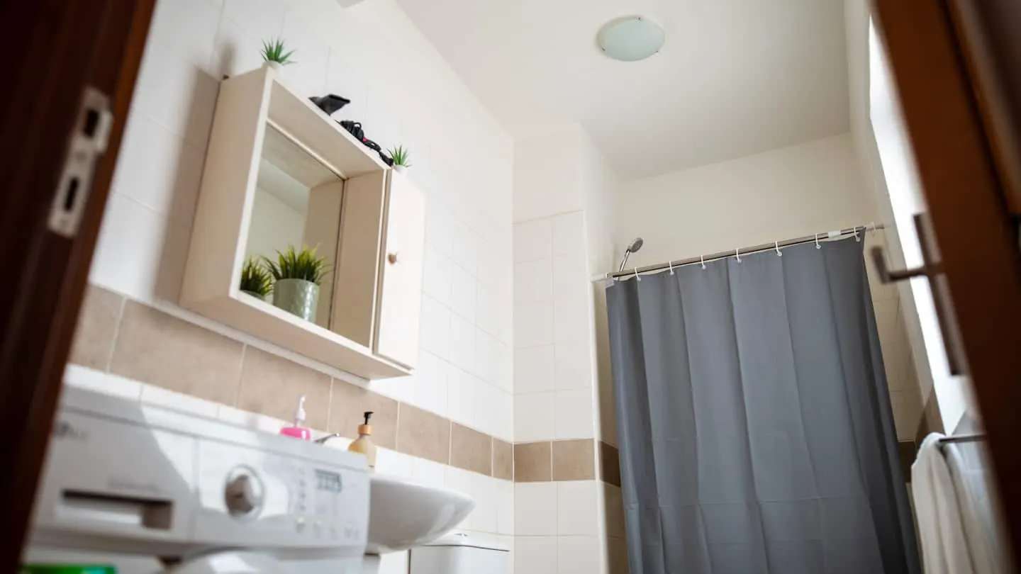 Coconut Houses- 3min beach- AC-SmartTV- Wash Machi — Full bathroom