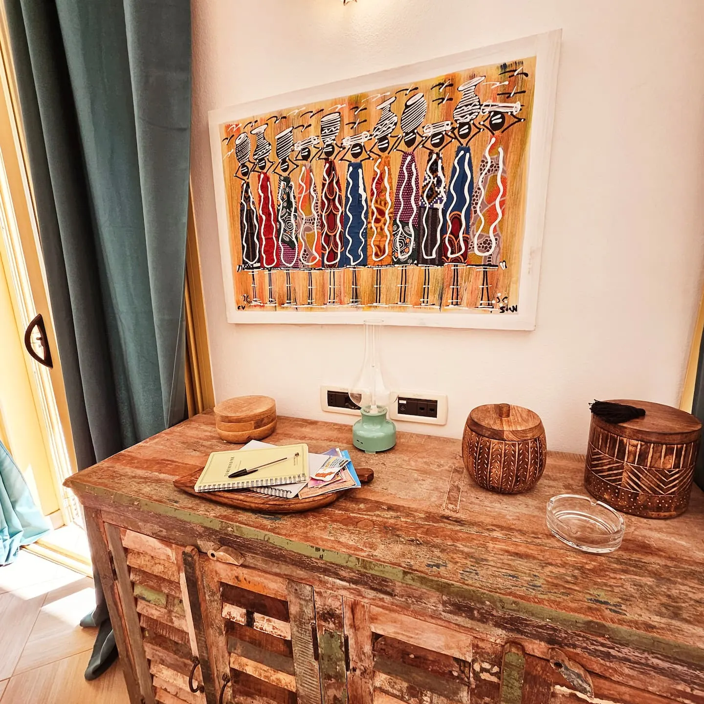 Magnolia — Dining area