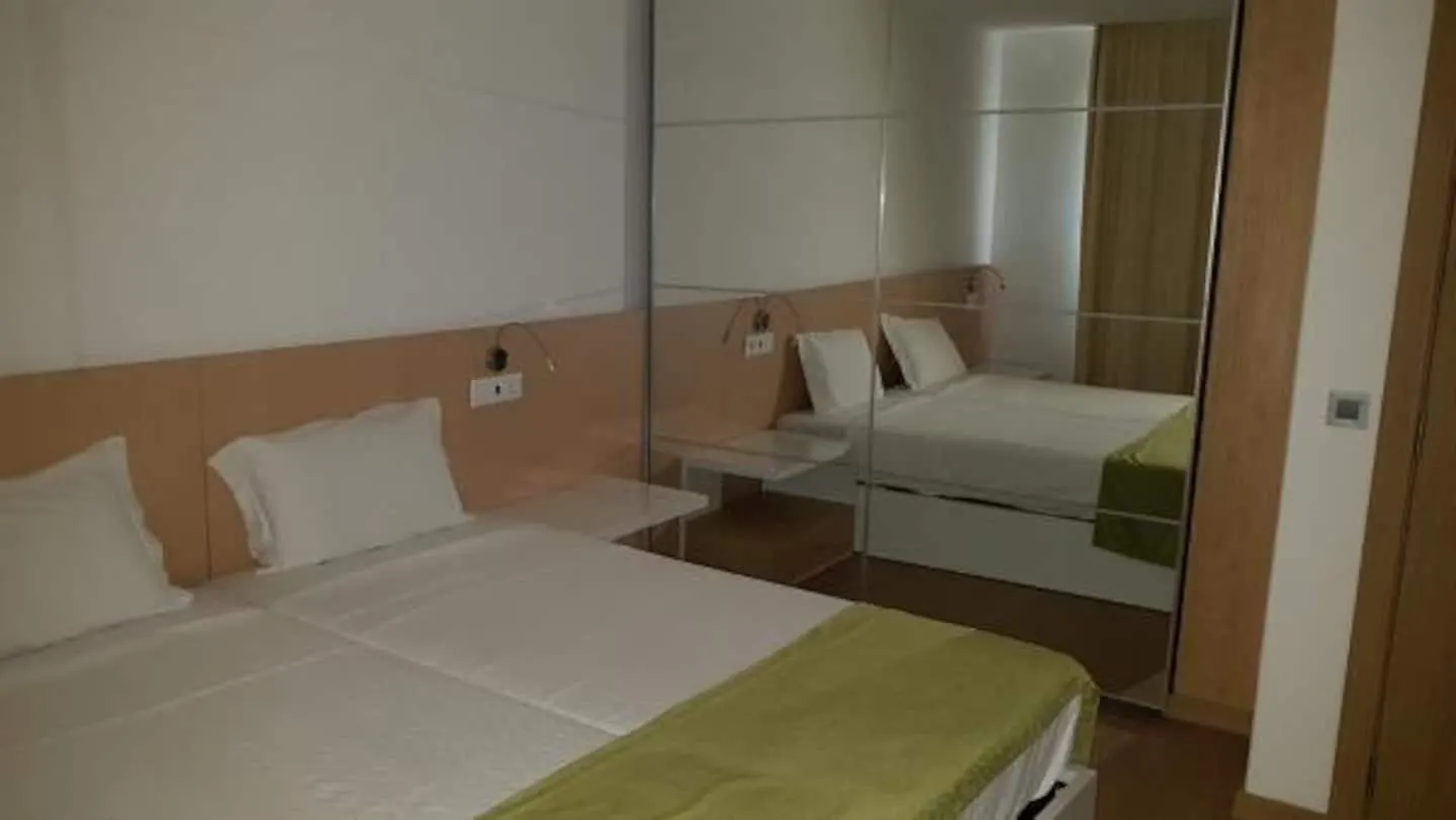 Hotel da Luz – Two-Bedroom Apartment with Pool — photo 11