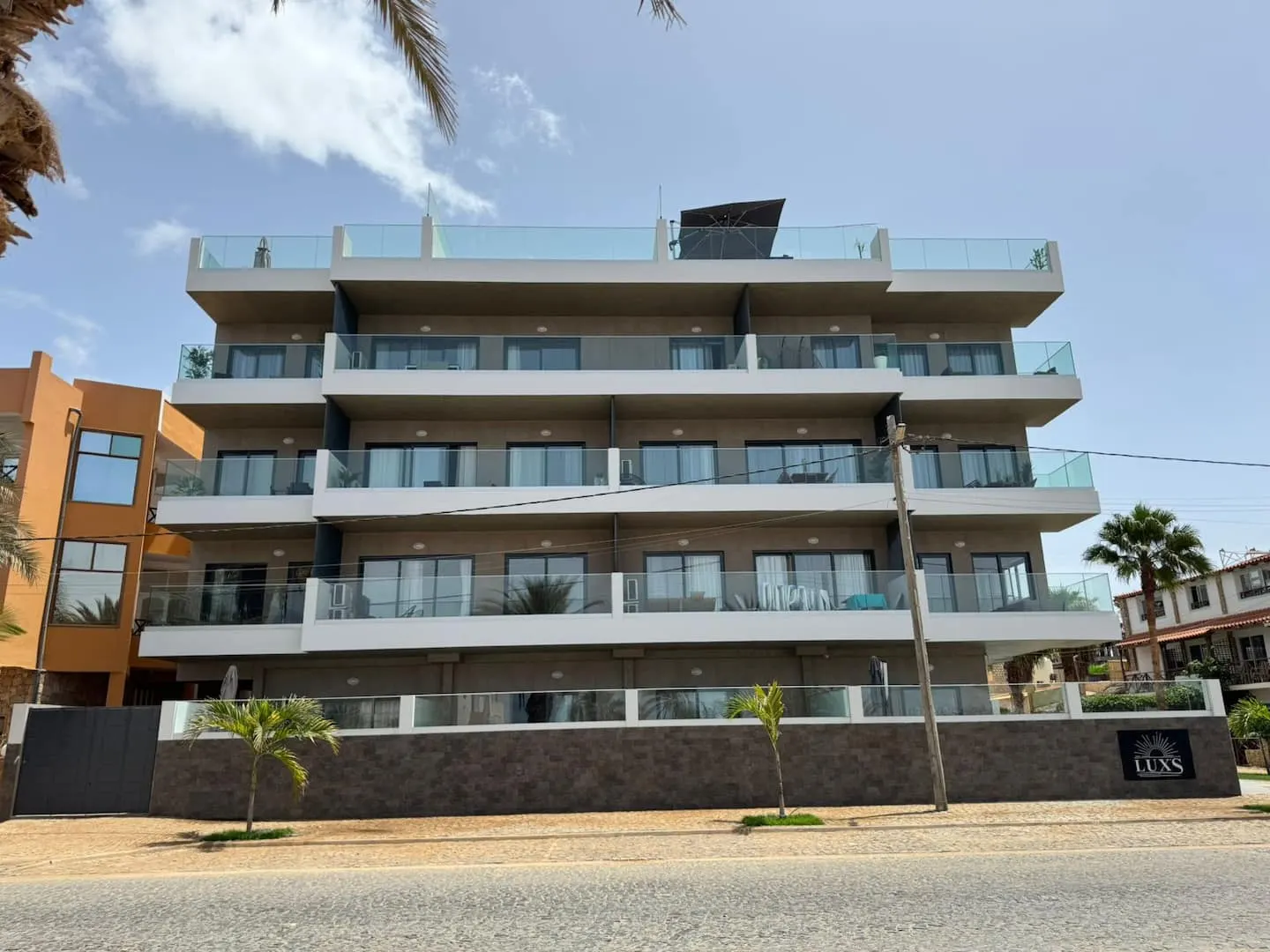 Luxury Lux • Rooftop pool • 15 meters from beach — Exterior