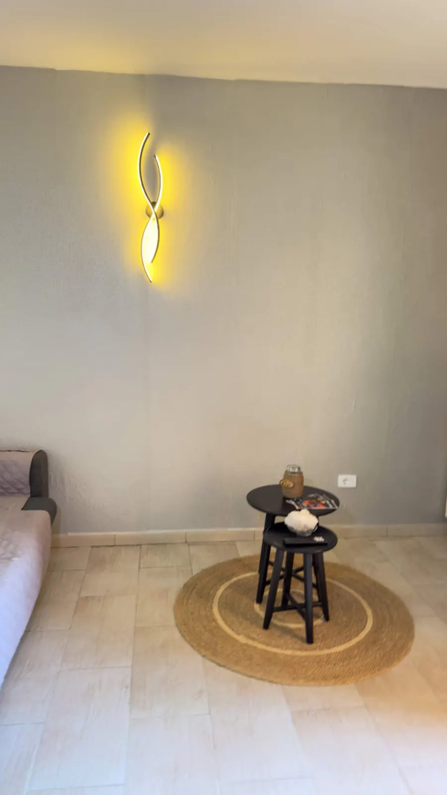 InkHouse C02 — Living room