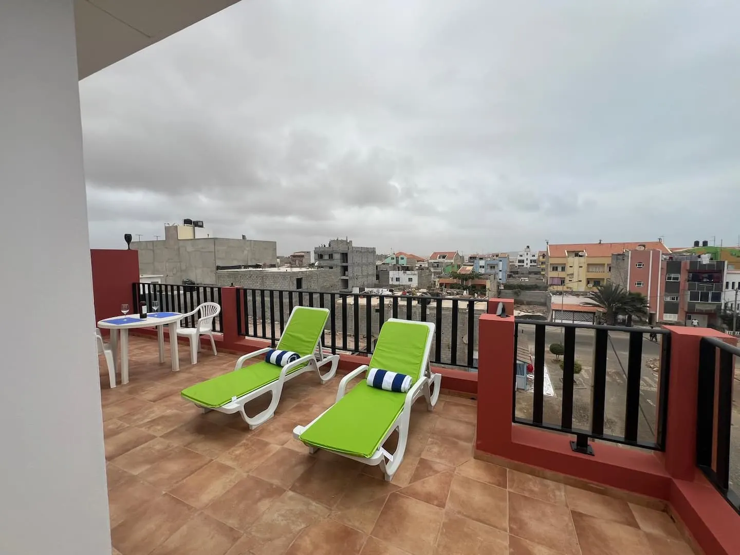 Franmay 8: One-bedroom Penthouse with terrace — Patio