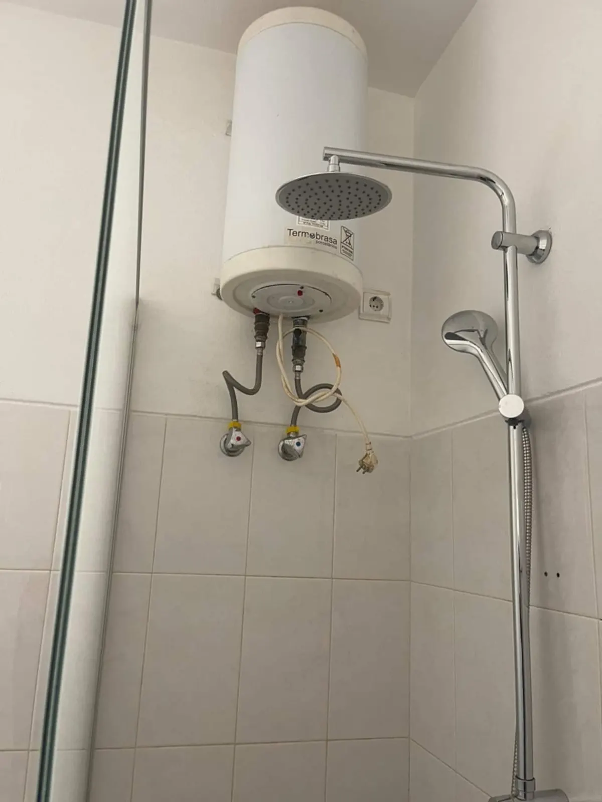Soares & House — Full bathroom 1
