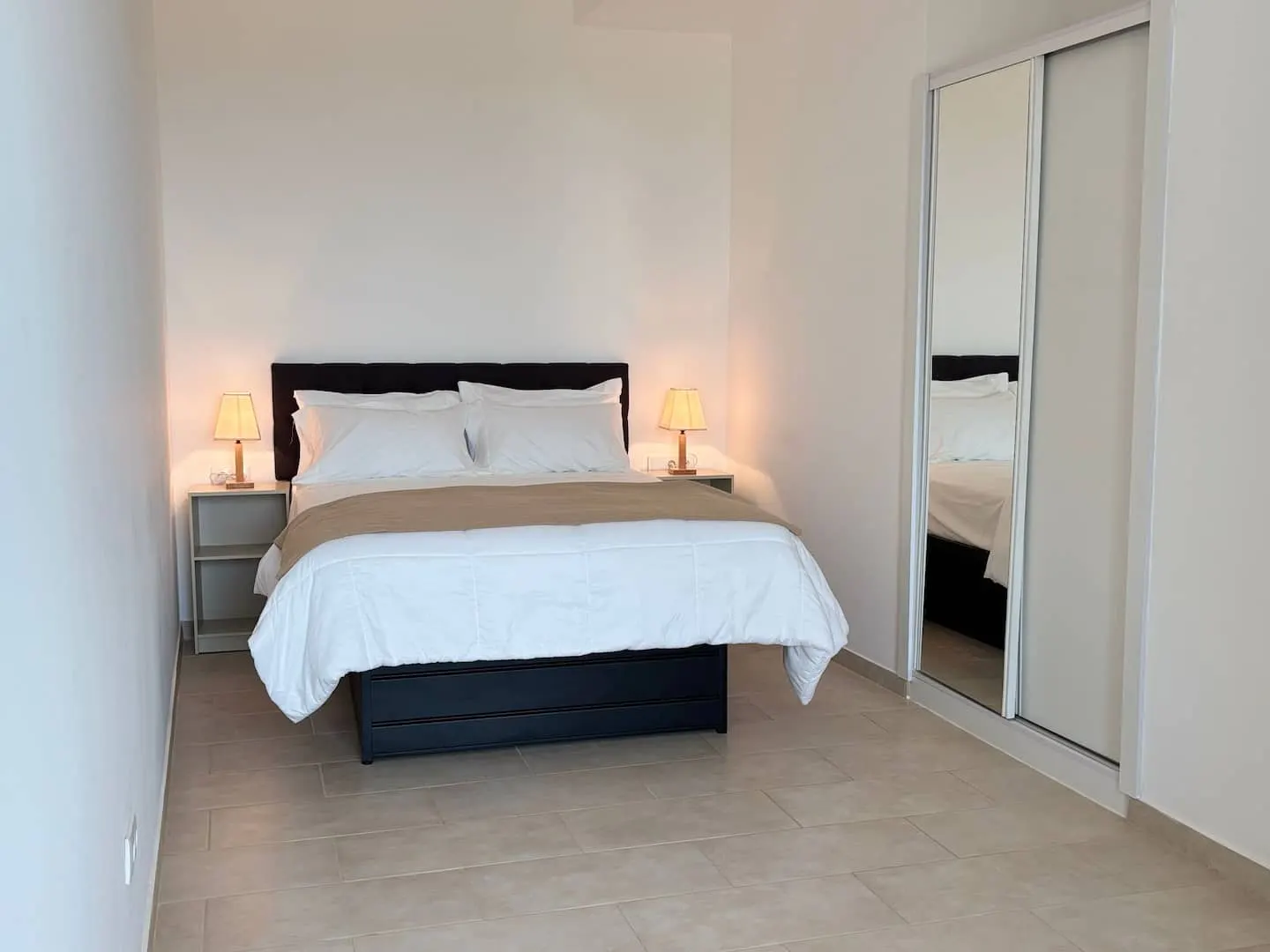 JoLi Beach House - Charming Third Floor T1 Center — photo 2