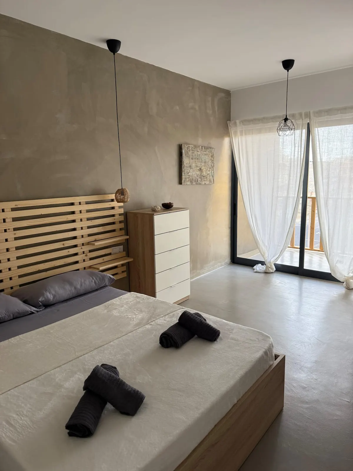 Modern Apartment with Terrace, fast wifi &elevator — Bedroom