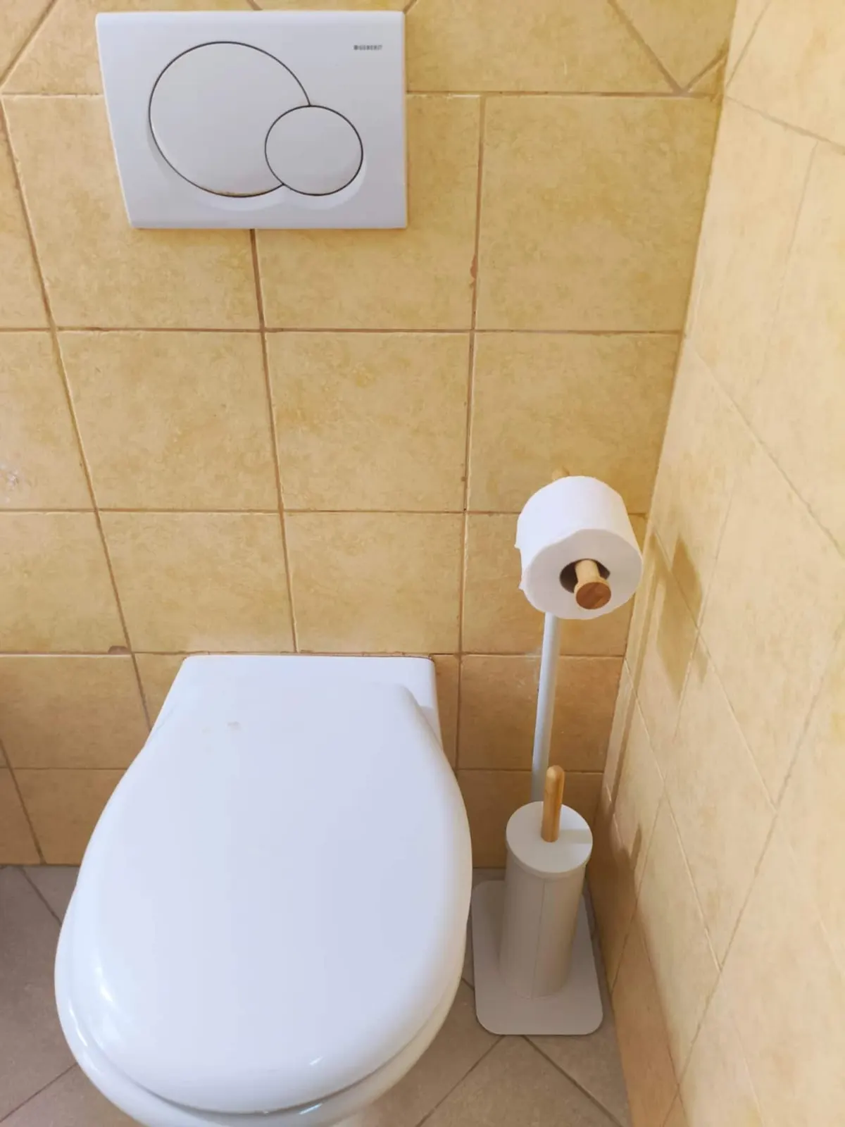 HostySpot | Coqueiro T1 — Full bathroom