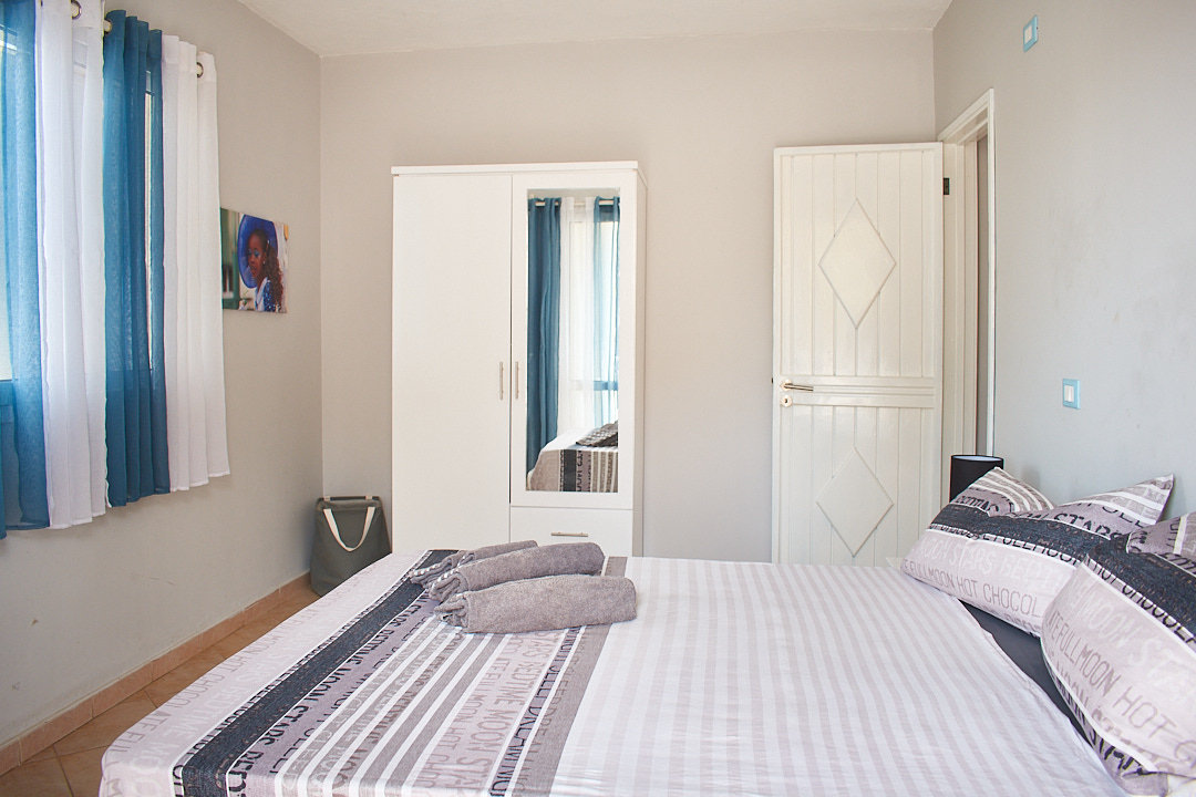 São Nicolau — bedroom with wardrobe
