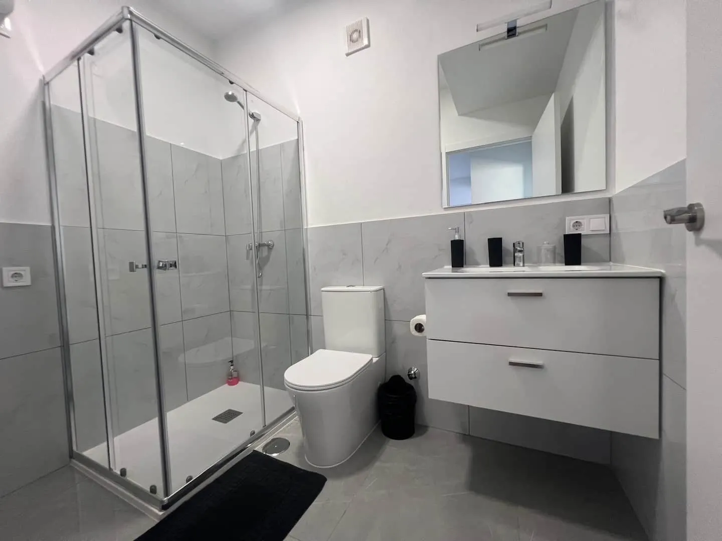 Costa MCC 5: New apartment near the beach — Full bathroom