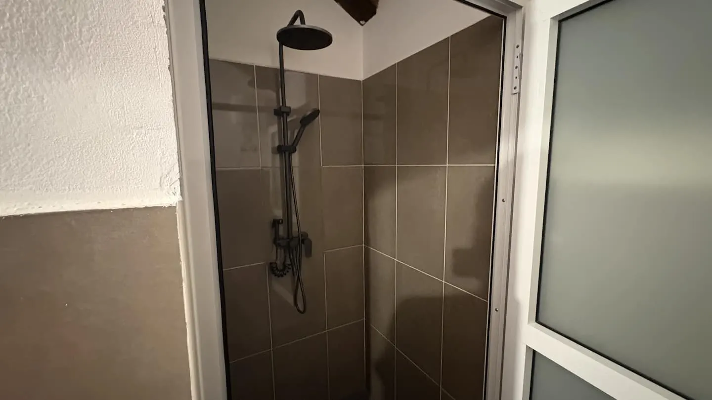 Casa Rosa — Full bathroom