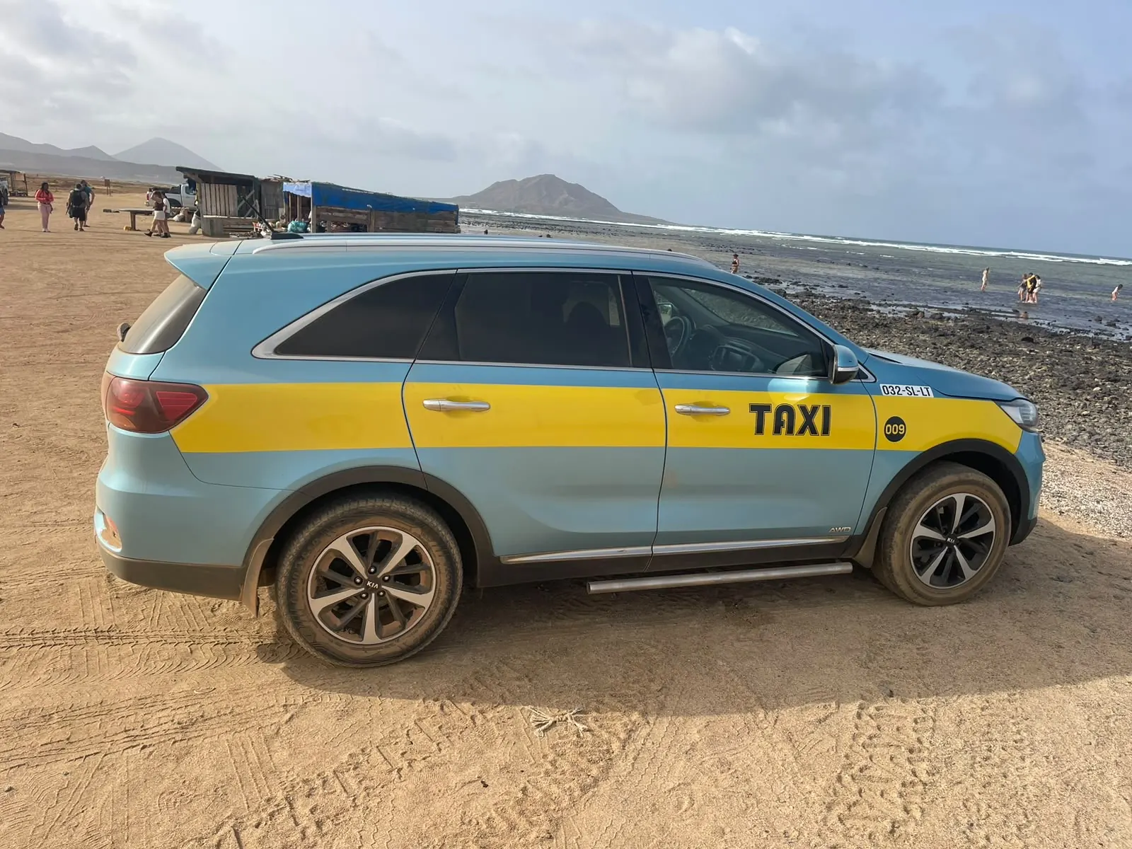 Transport Manu taxi on Sal