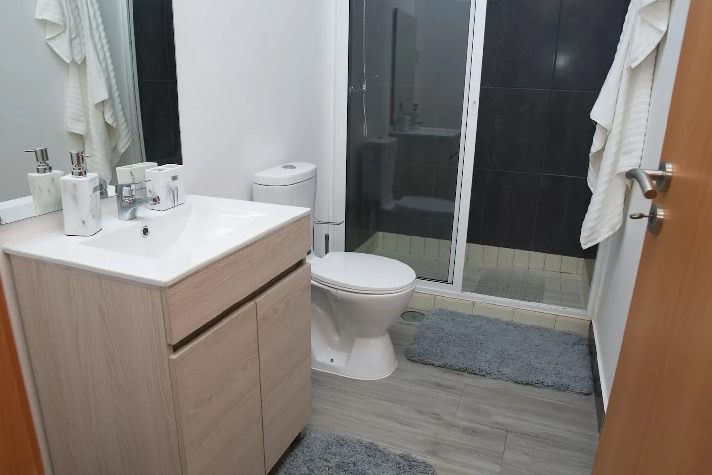 Comfort and Peace — Full bathroom 2