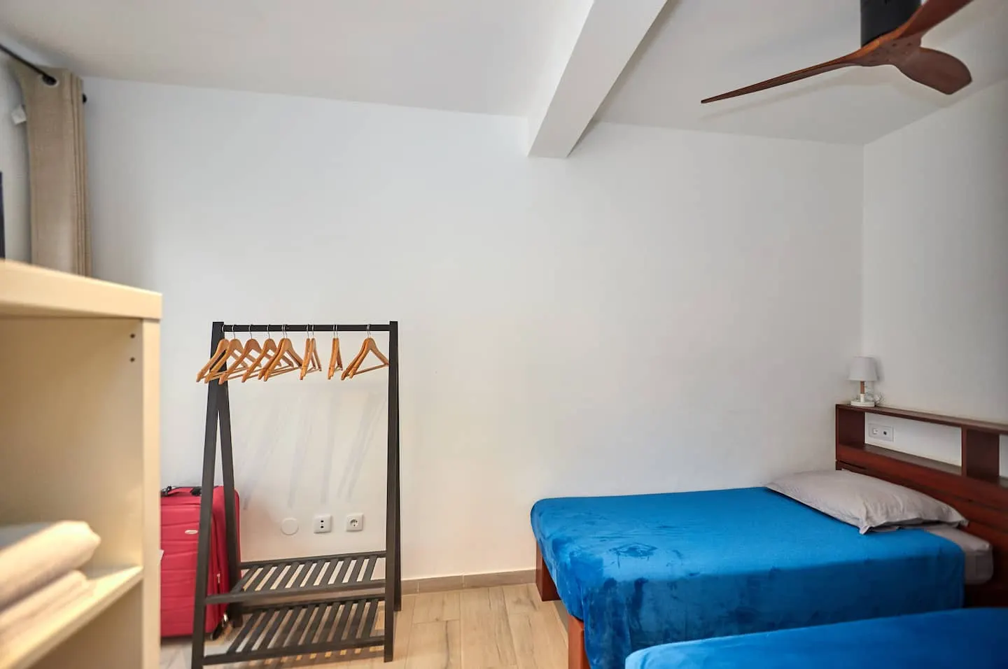 Modern escape near main street — Bedroom 2