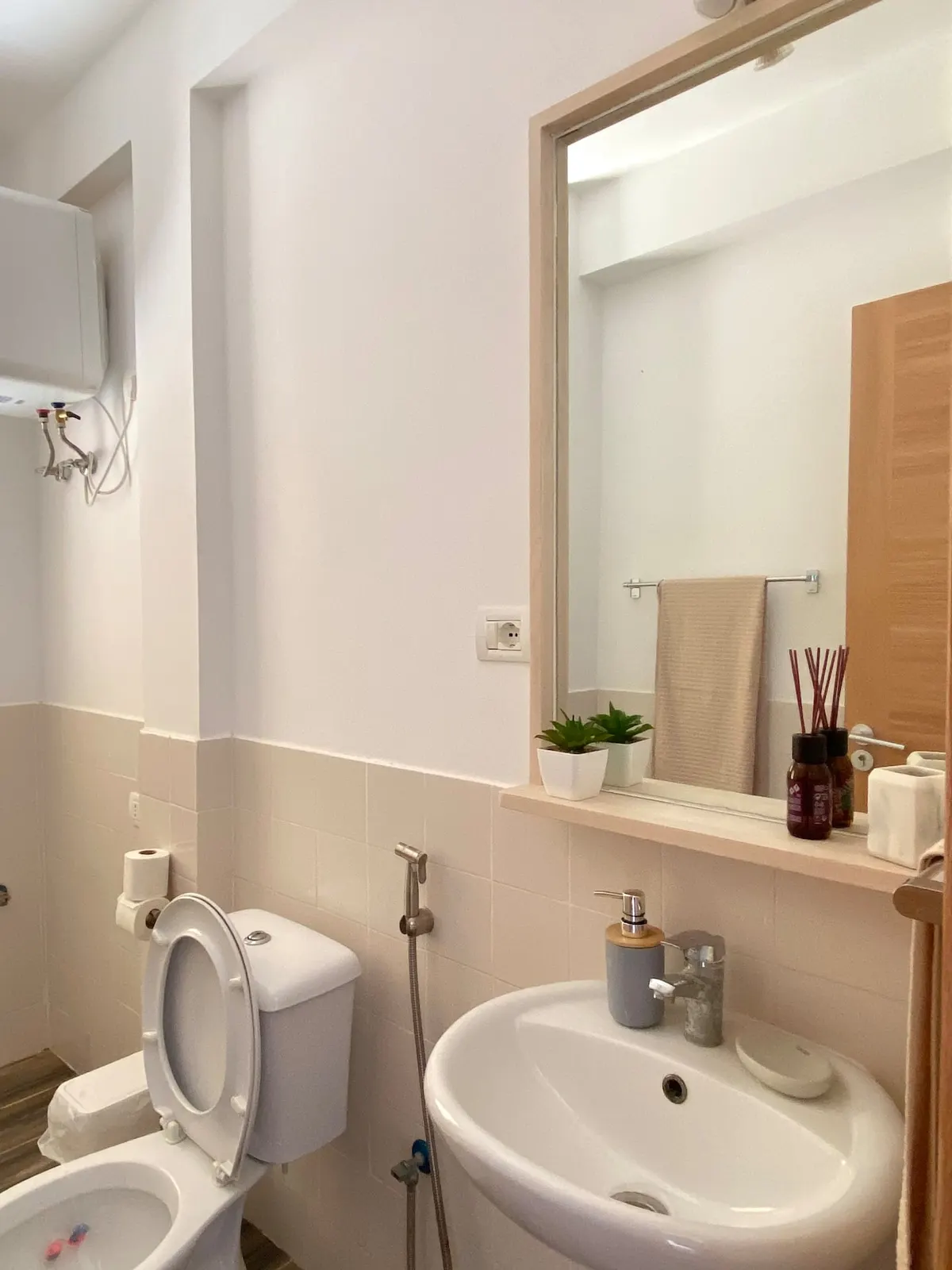 MaRiRa Apartments T1 – Comfort in Santa Maria — Full bathroom
