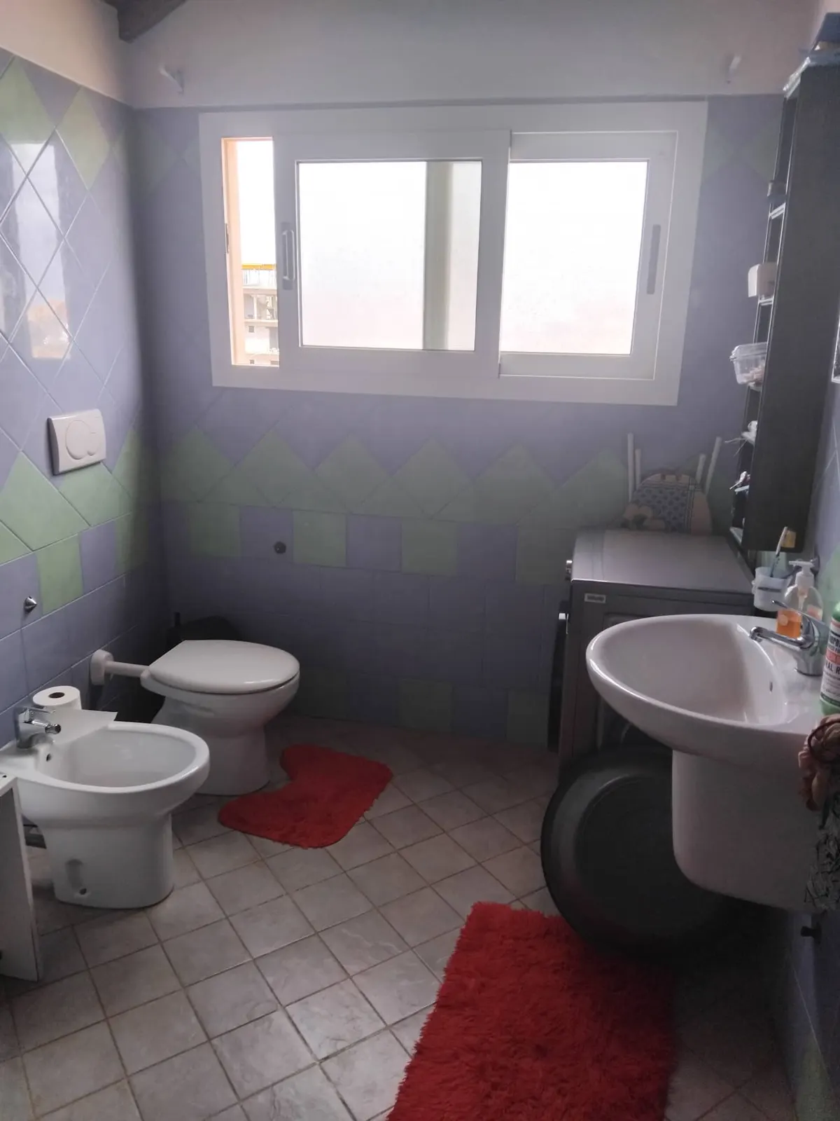 cozy penthouse seconds from beach — Shared WC