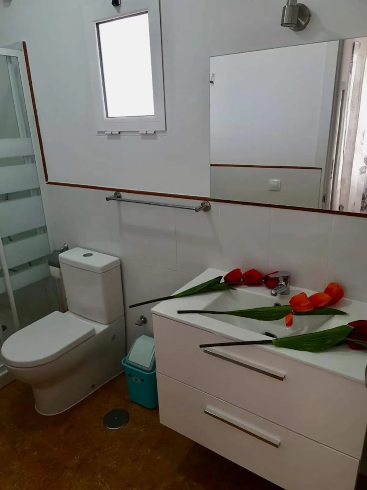 Franmay 9: One-bedroom Penthouse with terrace — Full bathroom