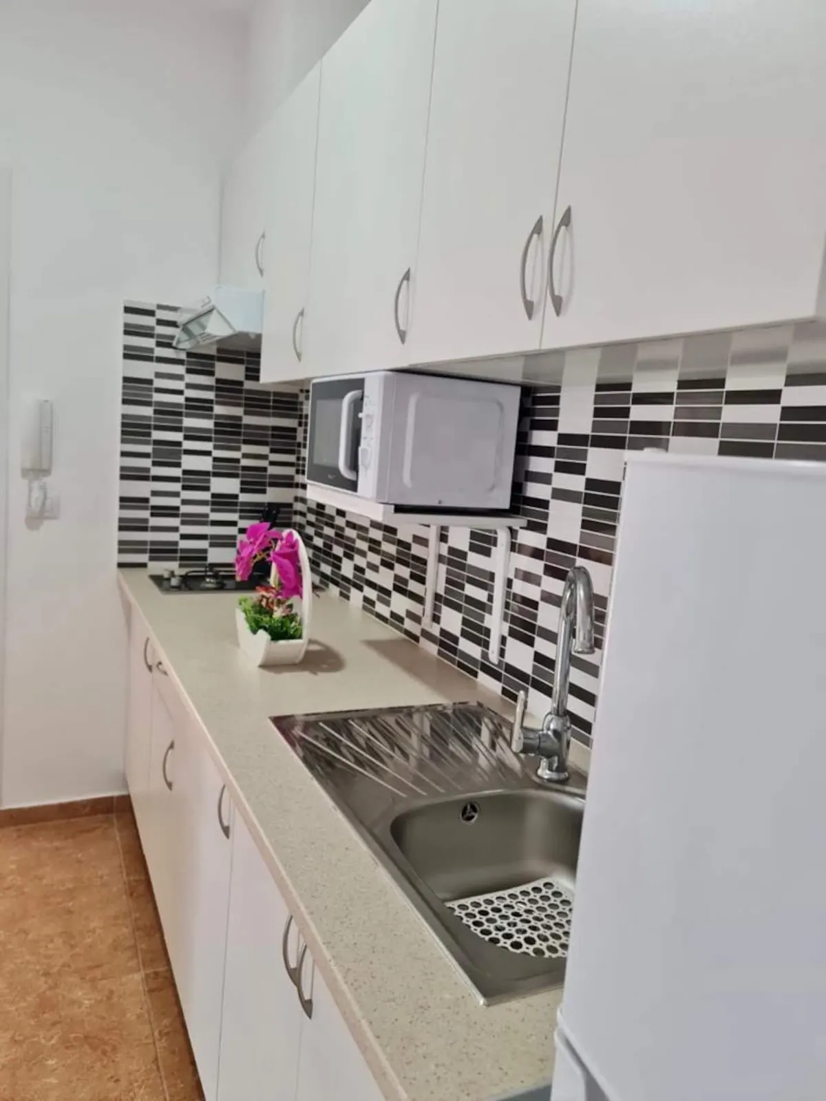 Franmay 9: One-bedroom Penthouse with terrace — Full kitchen
