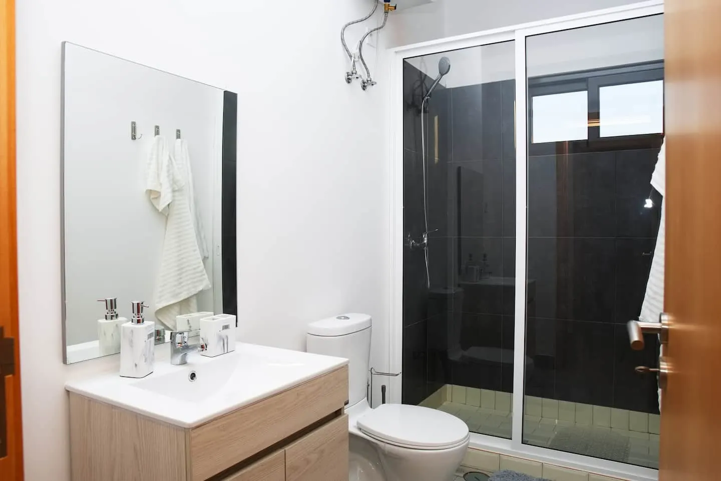 Comfort and Peace — Full bathroom 2