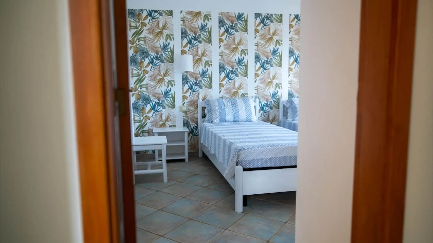 Enchanting sea front — Bedroom 2