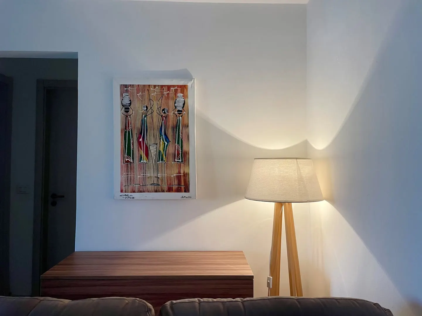 IVORY MOON | New Central 2BR 2Bath with A/C — Living room