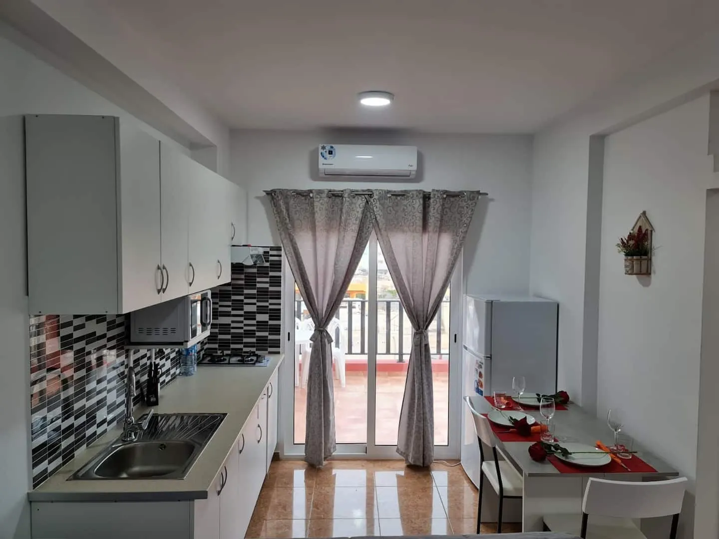 Franmay 8: One-bedroom Penthouse with terrace — Full kitchen