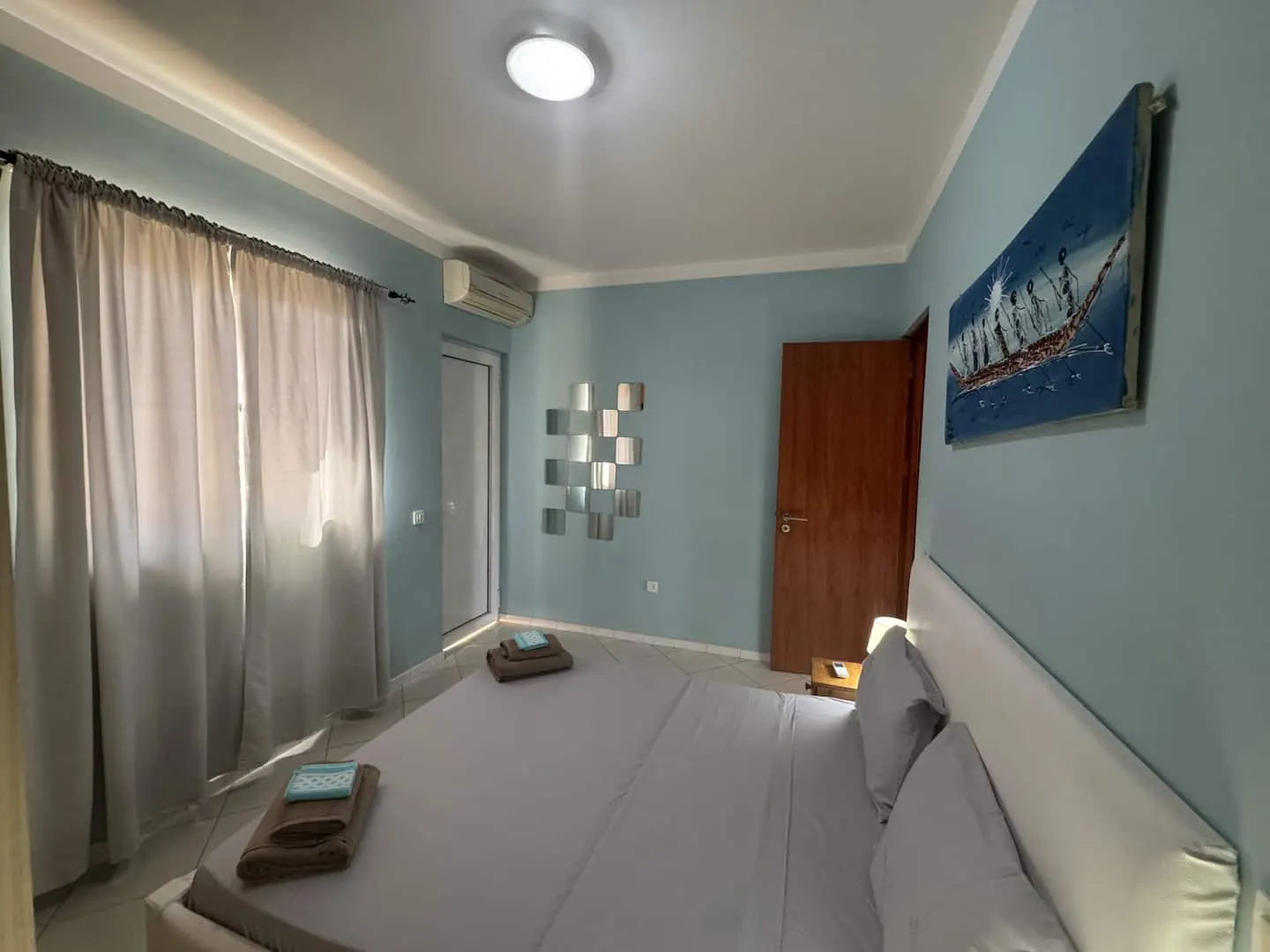 Holiday Properties Tropicana — Bedroom