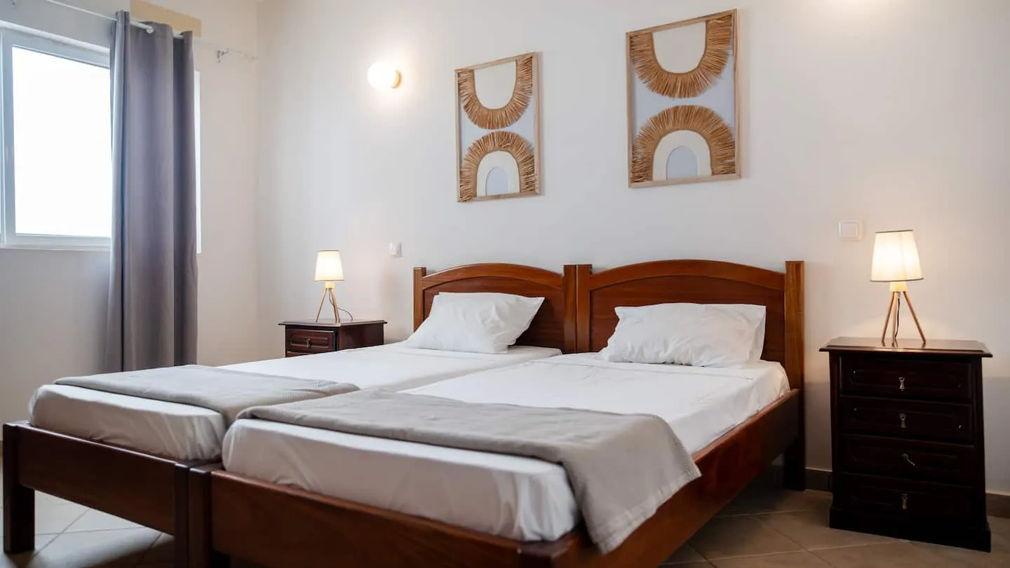 Coconut Houses- 3min beach- AC-SmartTV- Wash Machi — Bedroom