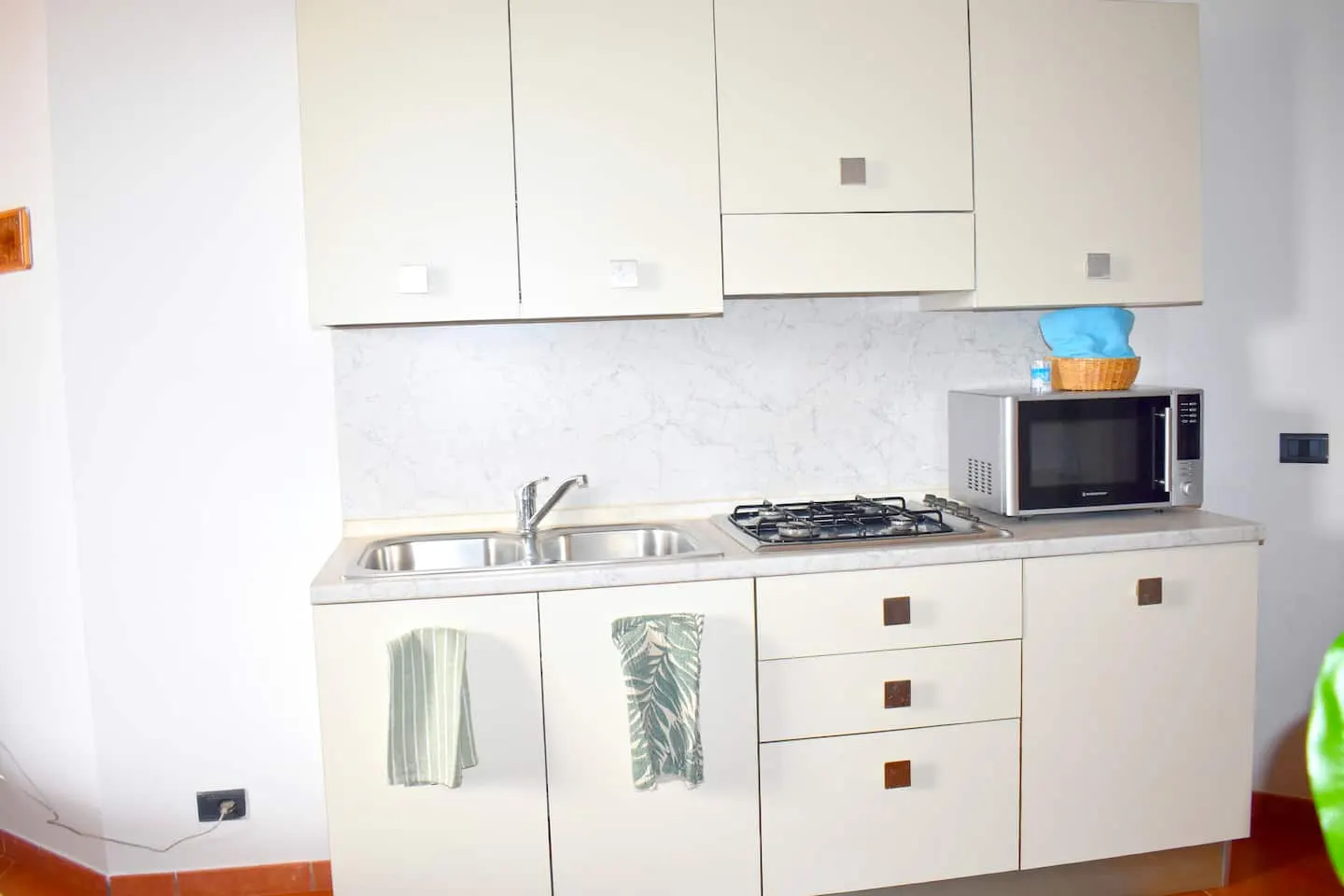 Porto Antigo 2 Studio - Balcony - OCEAN VIEW — Kitchenette