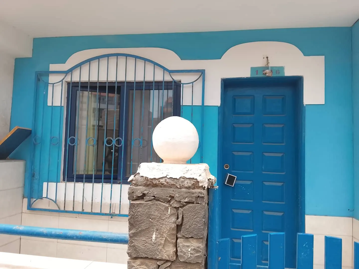 Lamin's Lodge — Shared outdoor space