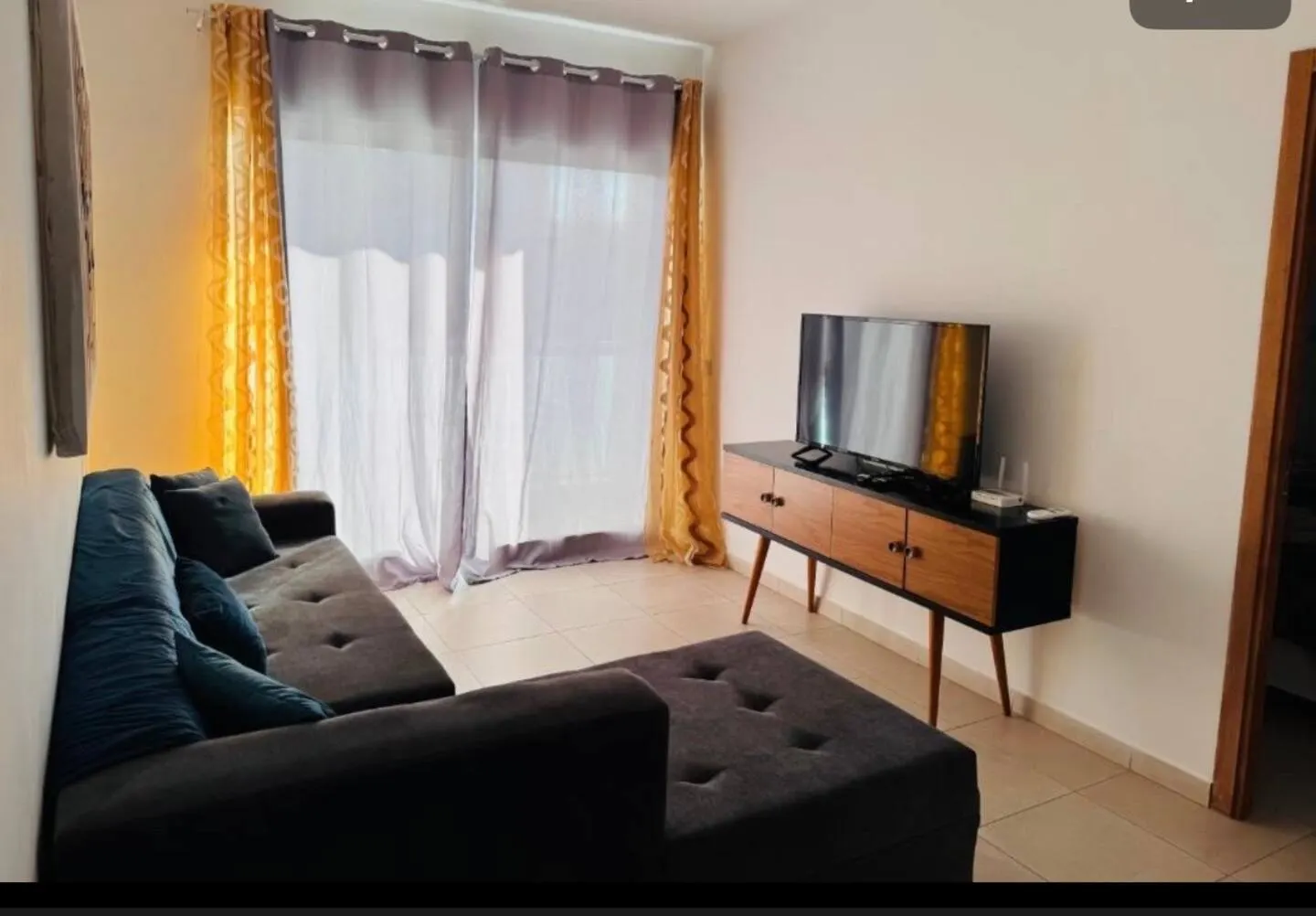 Ramos 2 Apartment — Living room