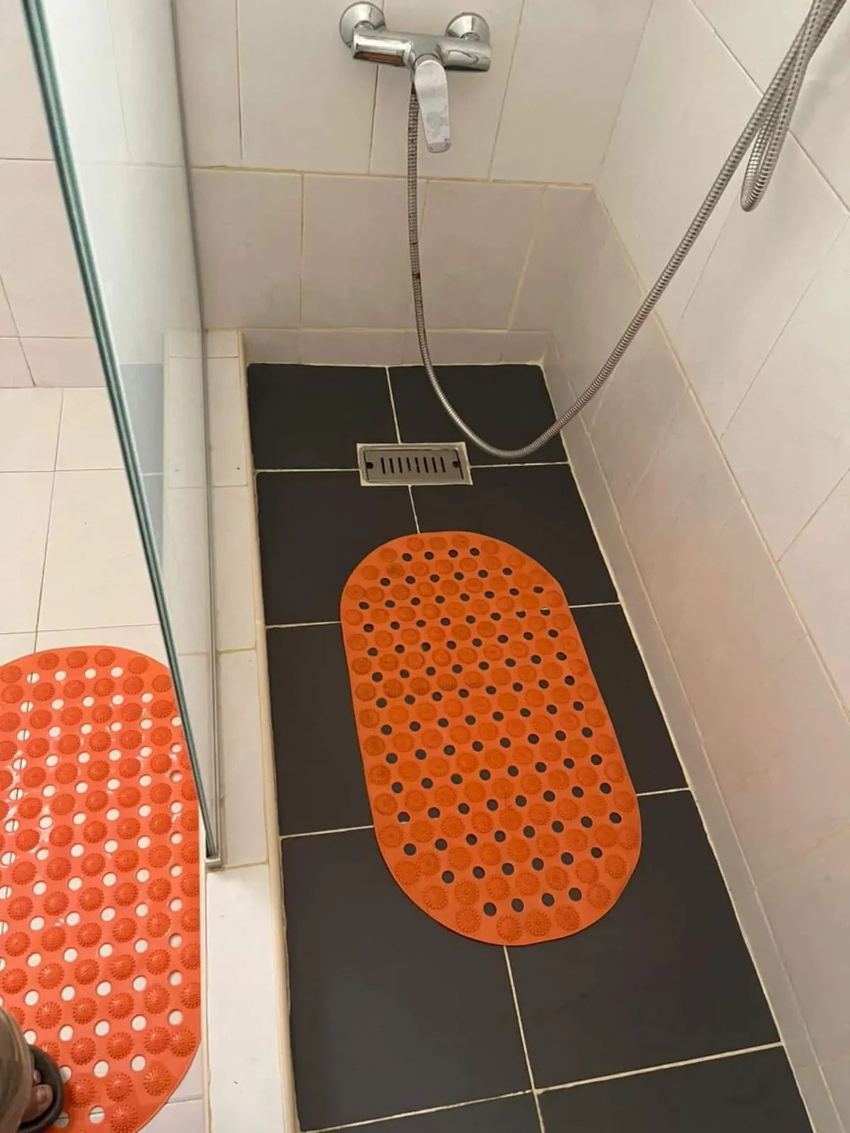 Soares & House — Full bathroom 1