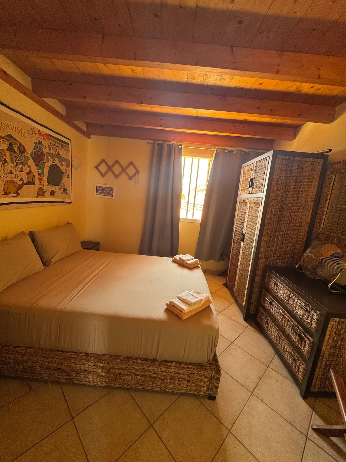 Holiday Properties Prestige Penthouse (Wi-Fi) — Bedroom 1